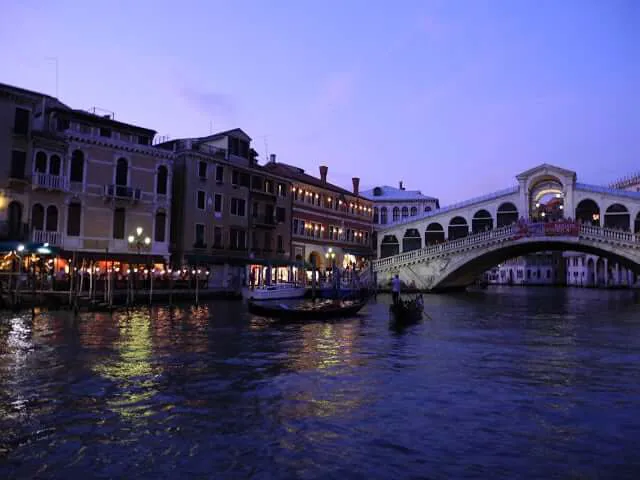 interrail-venise-canaux-coucher-soleil