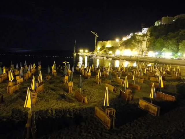 interrail-montenegro-ulcinj-plage-nuit