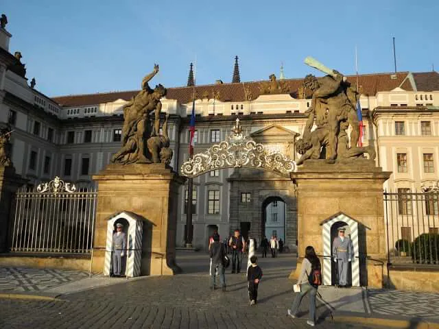 interrail-prague-chateau