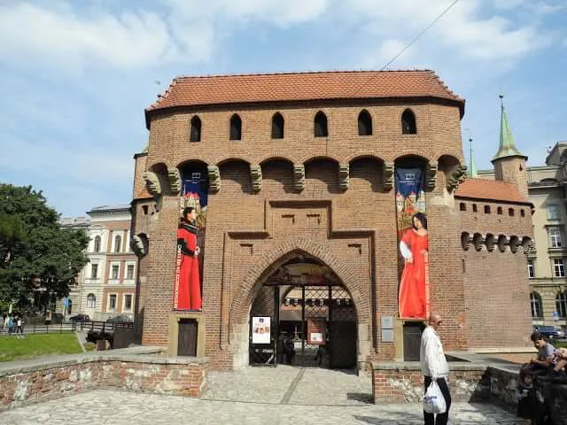 interrail-cracovie-remparts
