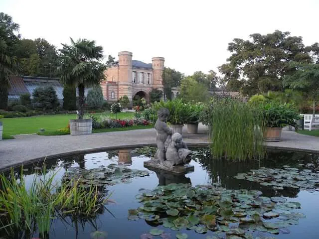 interrail-karlsruhe-chateau-parc