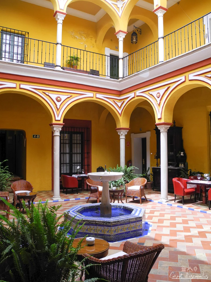 patio-hotel-casas-juderia