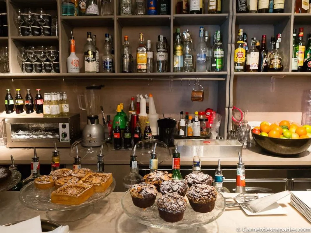 mercato-herbe-bologne-cafe