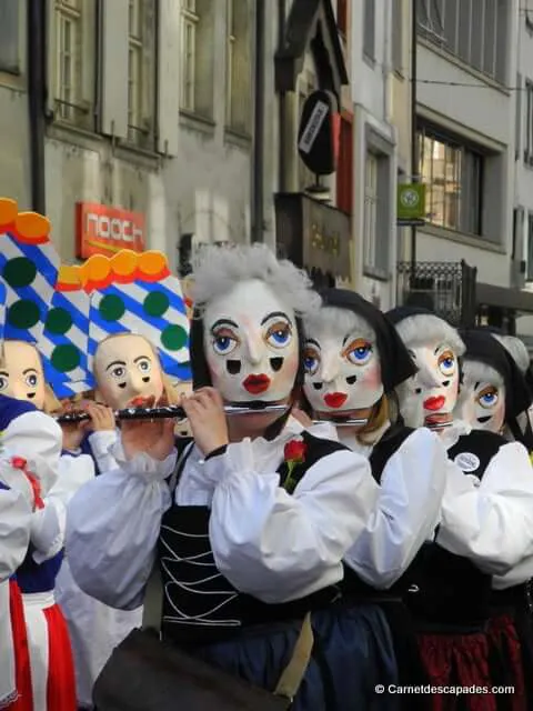 Joueurs-fifre-carnaval-bale