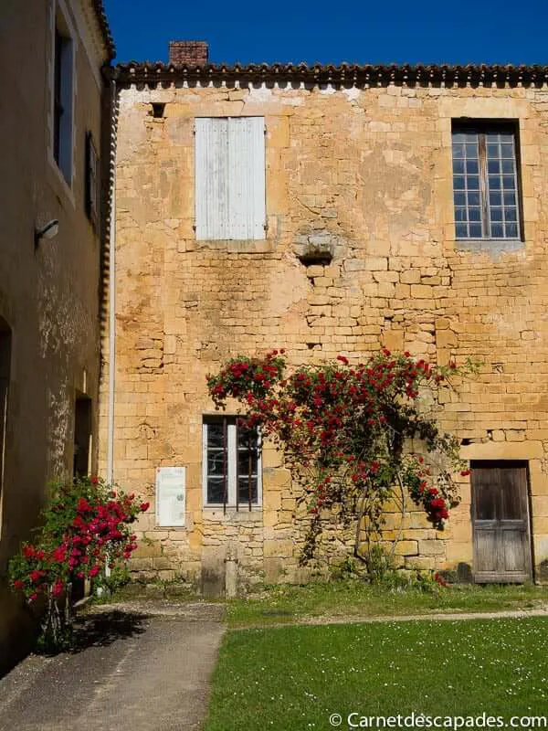 auberge-jeunesse-ancienne-abbaye-cadouin