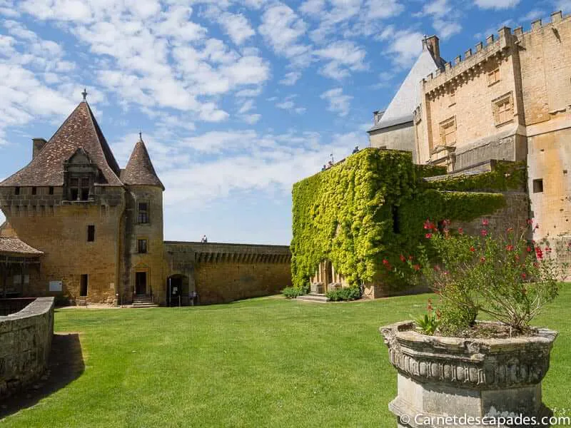 chateau-biron