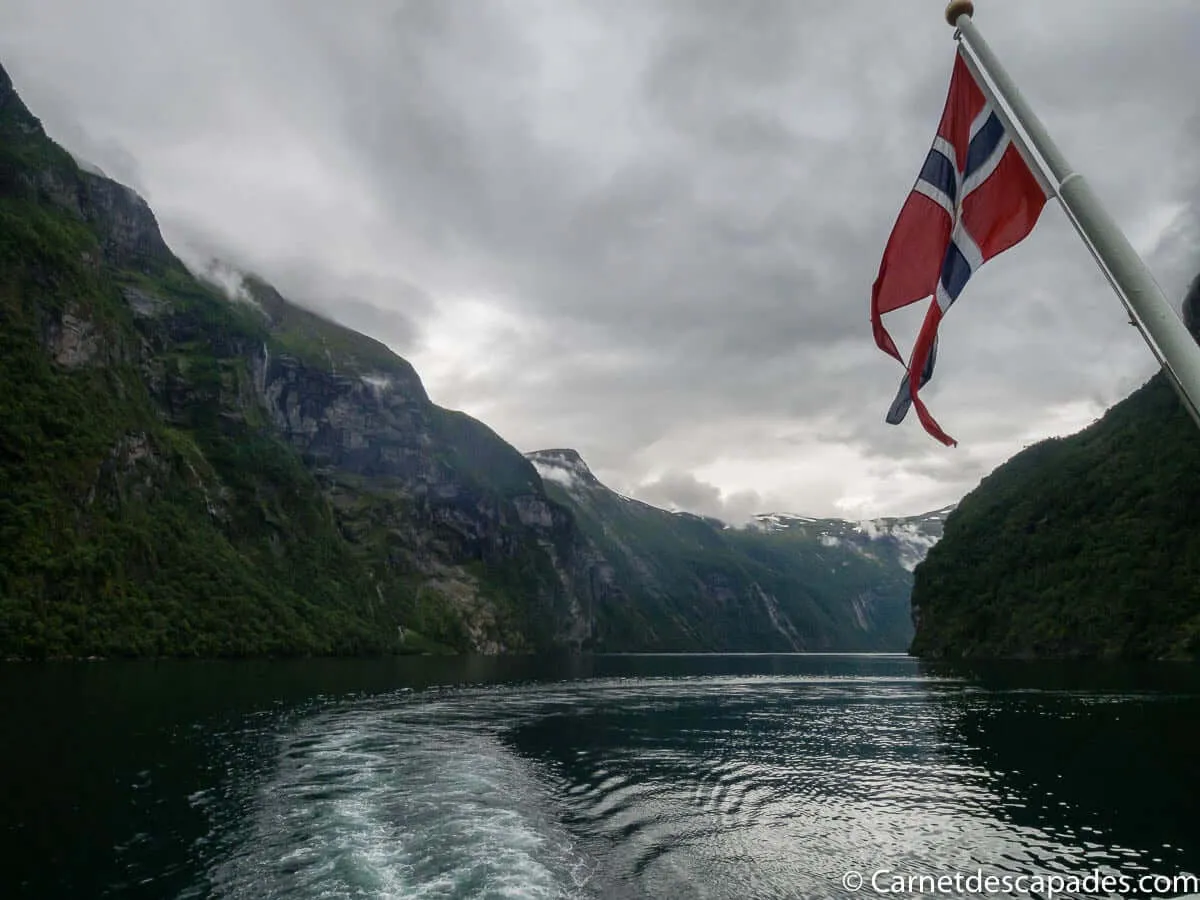 ferry-geirangerfjord