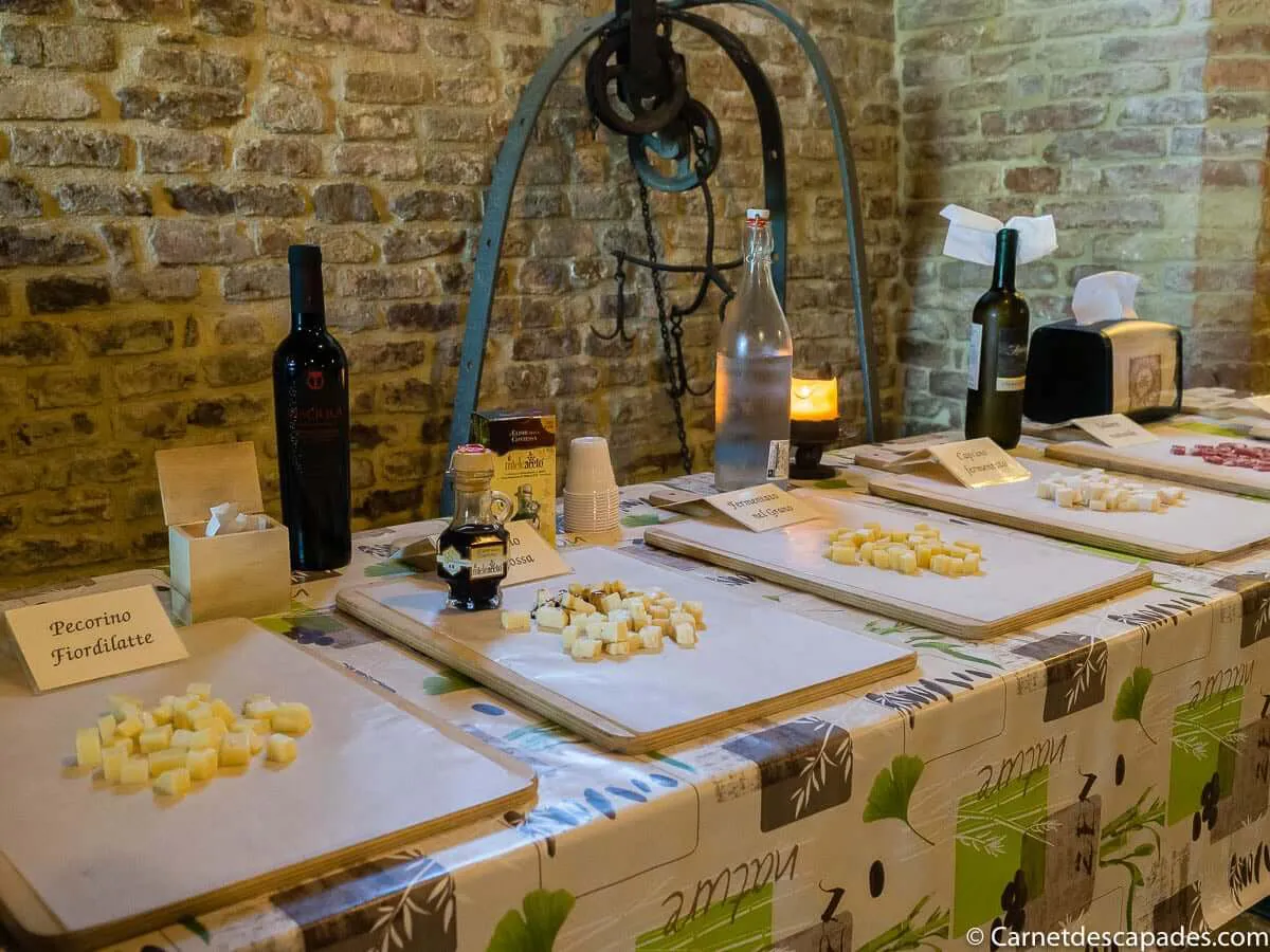 degustation-fromage-fosse-mondaino