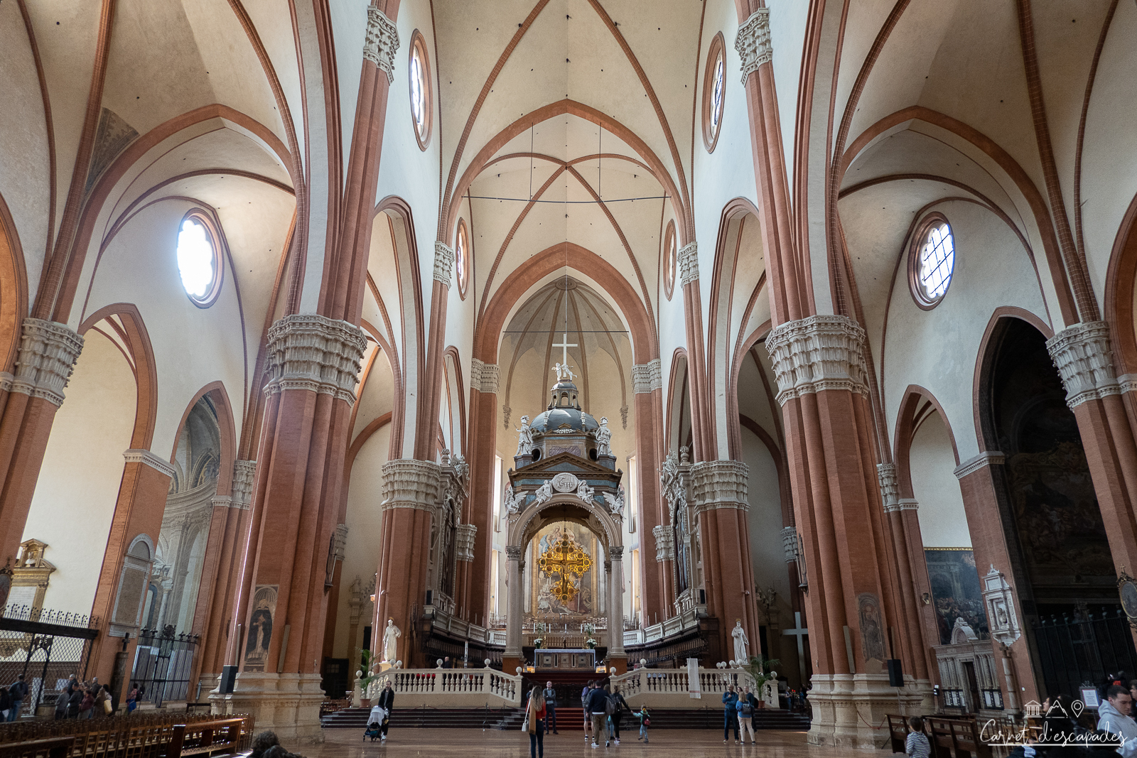 basilique-san-petronio-interieur-bologne