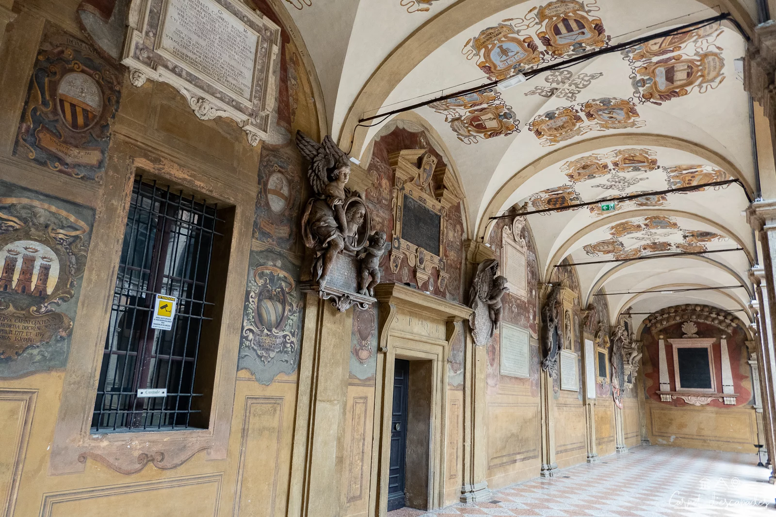 palais-archiginnasio-bologne