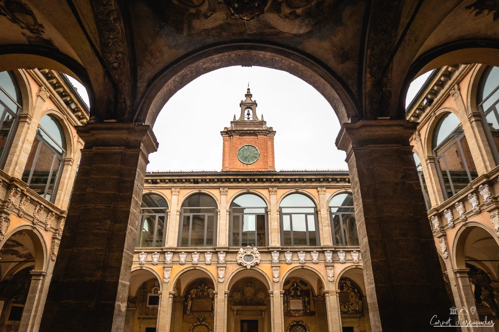 palais-archiginnasio