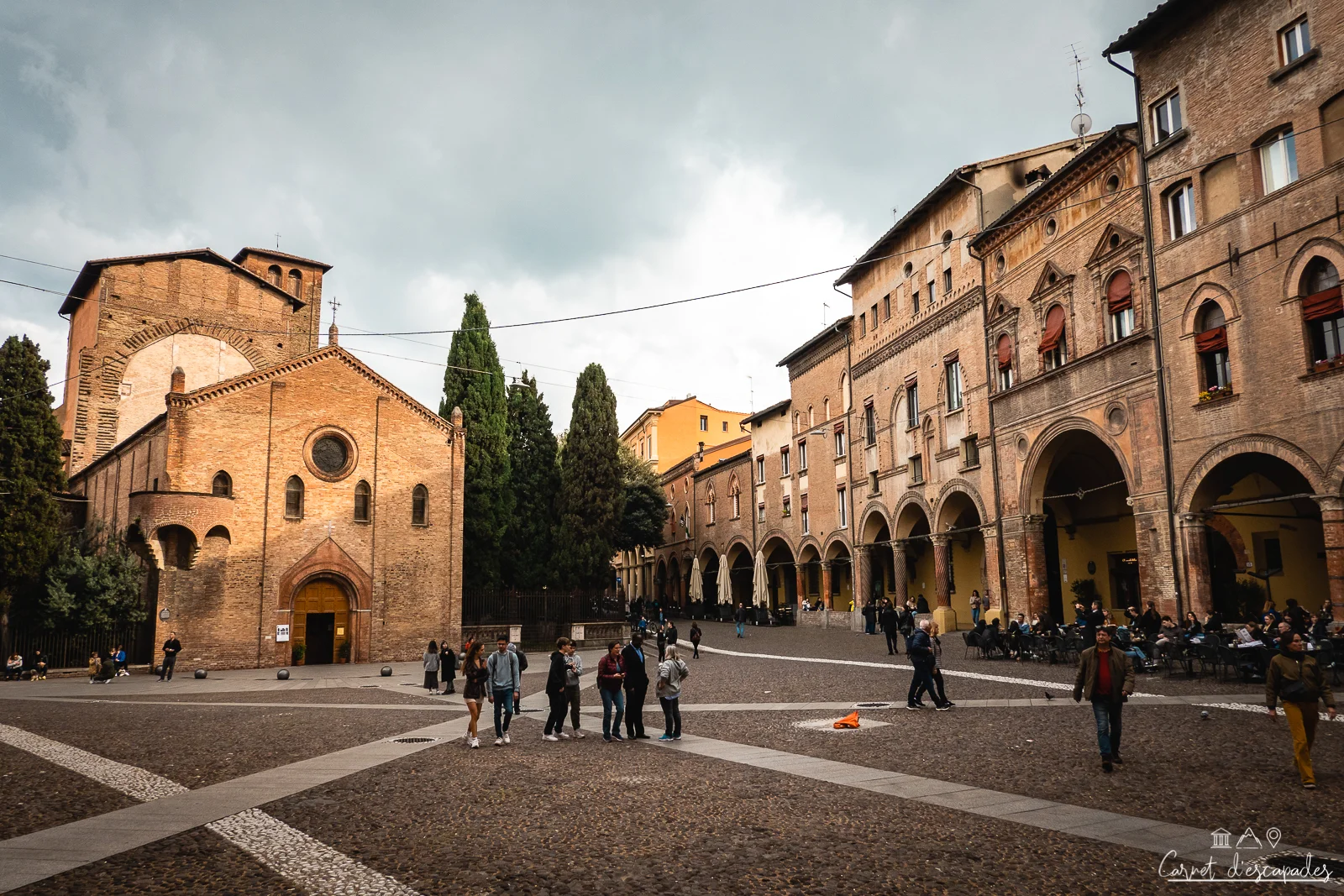 piazza-santo-stefano-bologne