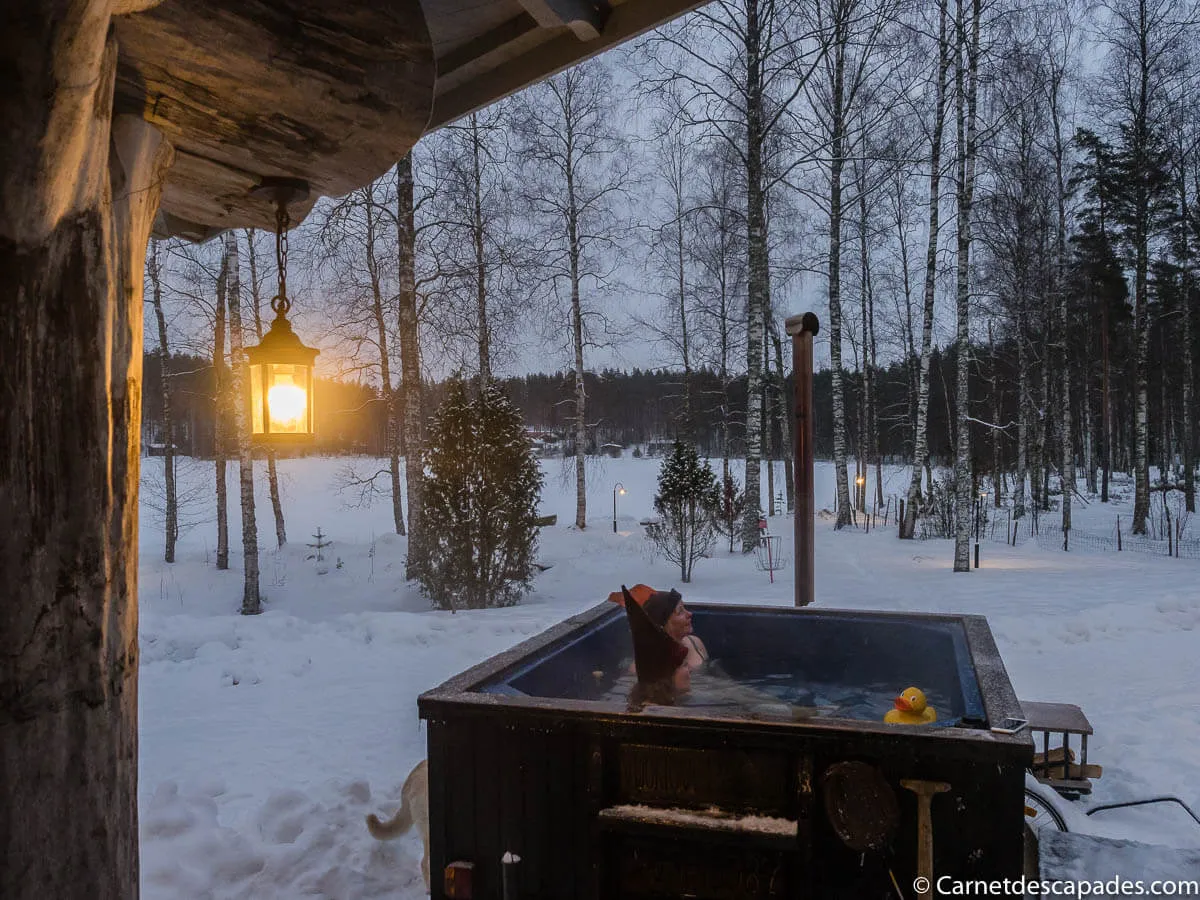 sauna-finlande-bain-eau-chaude