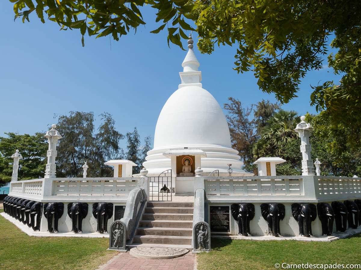 temple-dambakola-patuna-sri-sangamiththa-viharaya