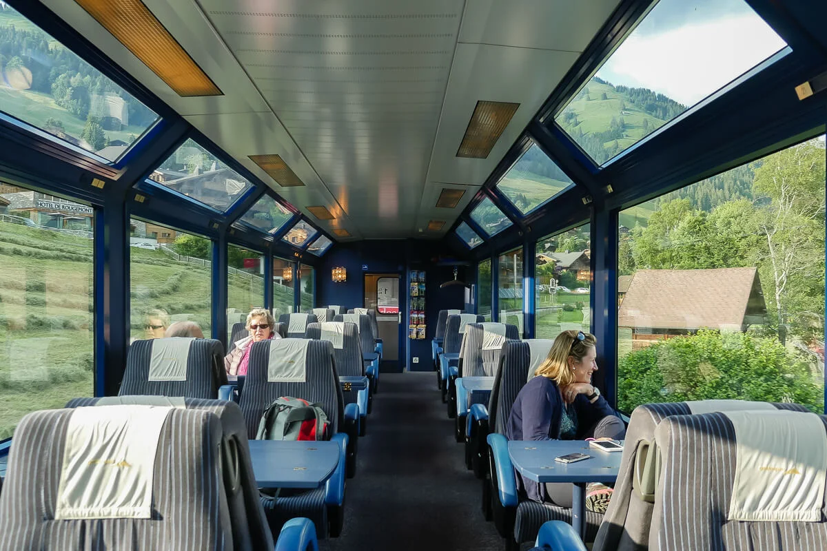 train-mob-panoramic