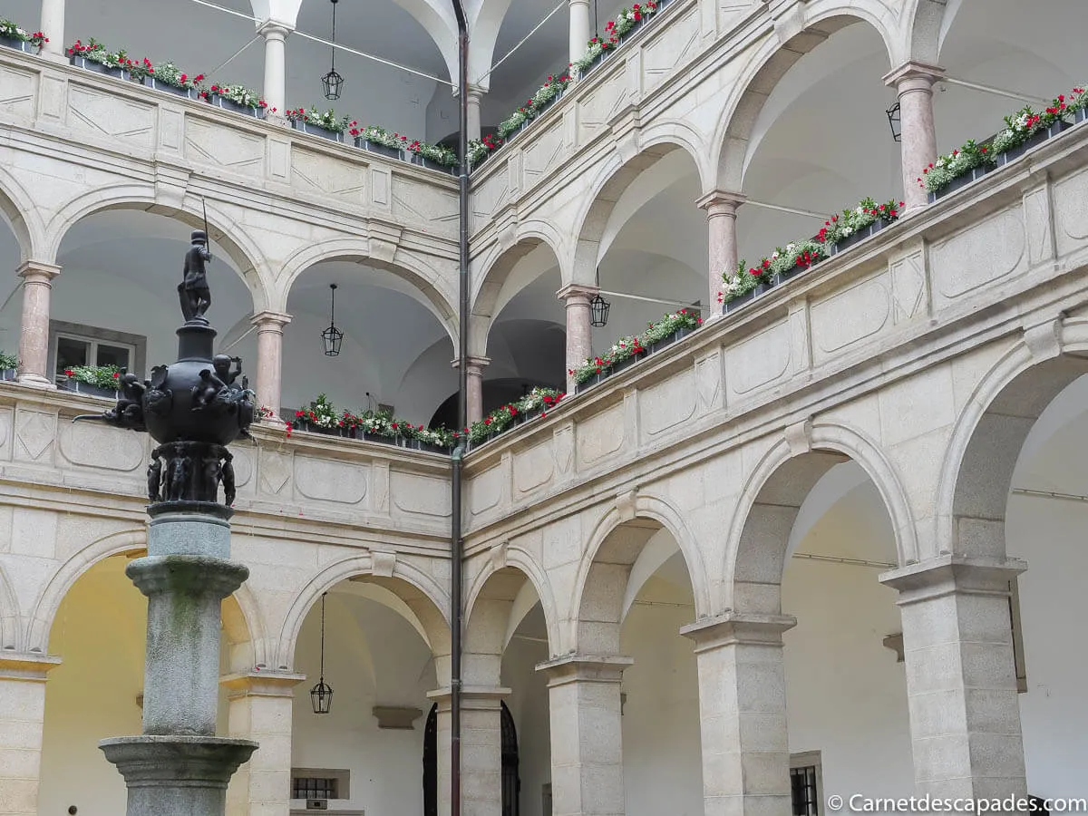 cour-landhaus-linz