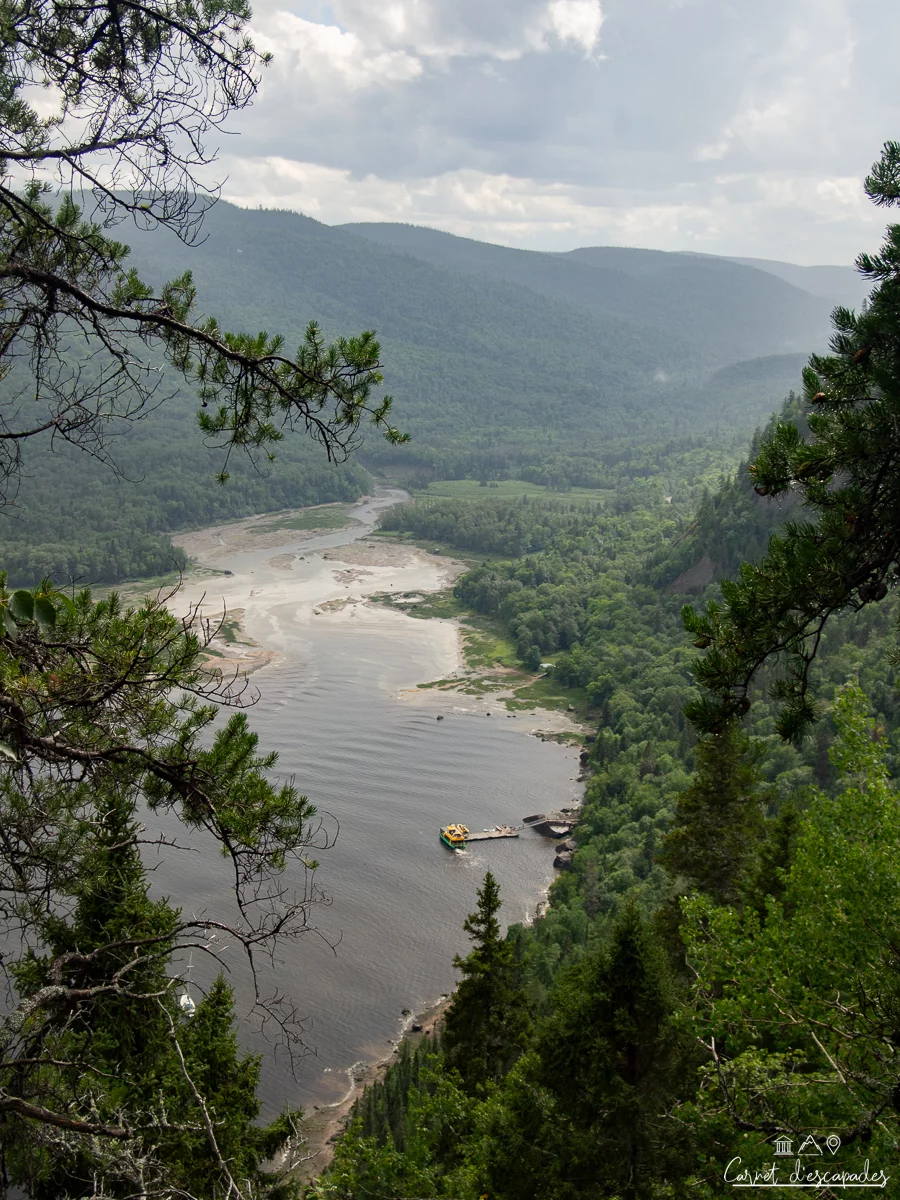 sentier-statue-parc-national-saguenay