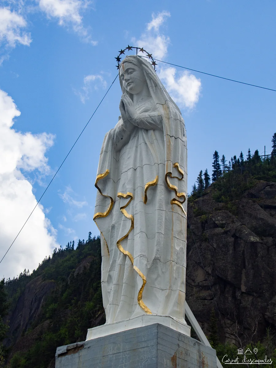 sentier-statue-saguenay