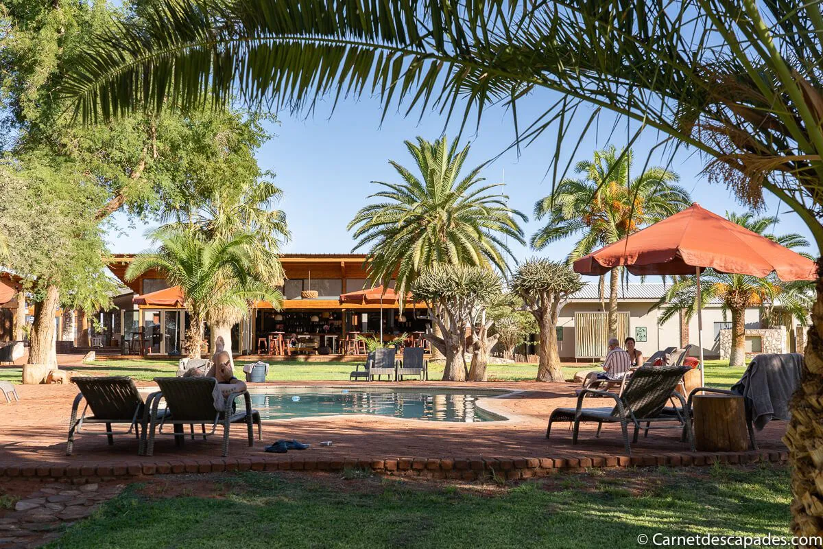 piscine-kalahari-anib-lodge