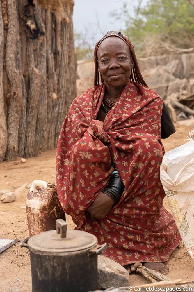 village-himba-femme