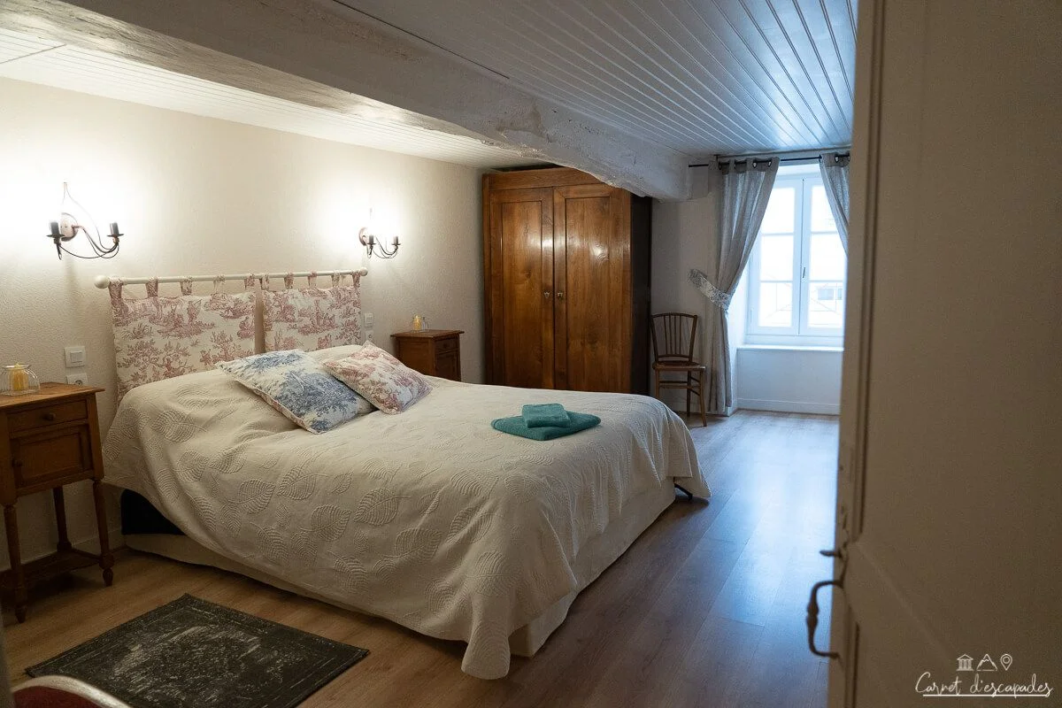 chambre-gite-fleur-lys