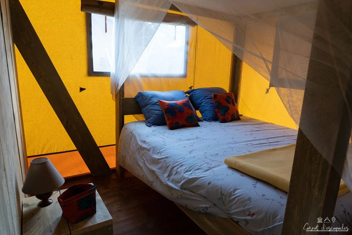 chambre-glamping-sainte-suzanne