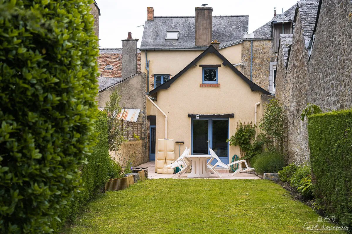 jardin-gite-fleur-lys