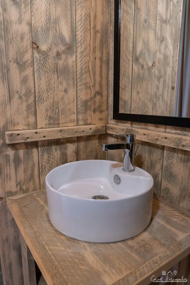 lavabo-glamping-sainte-suzanne