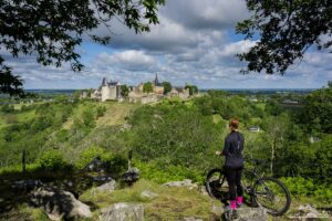 sainte-suzanne-depuis-tertre-glanne