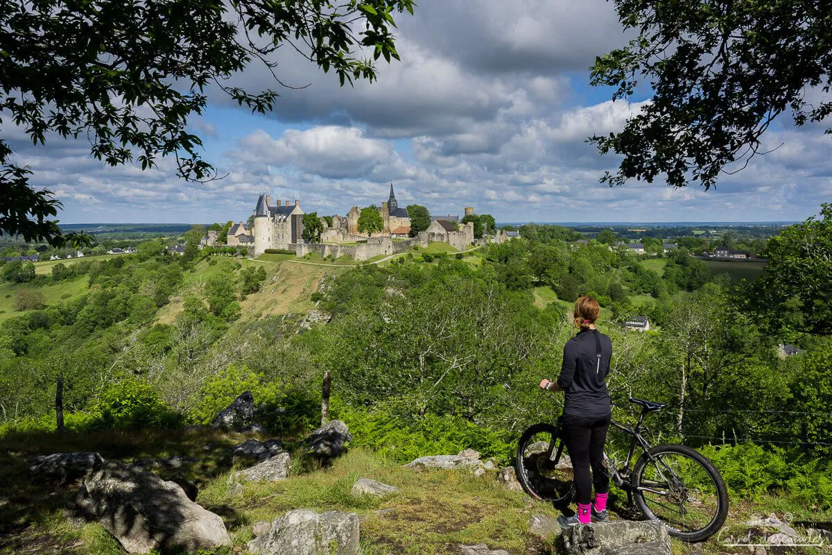 sainte-suzanne-depuis-tertre-glanne