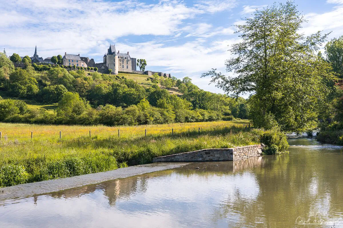 sainte-suzanne-vue-chateau