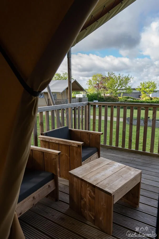 terrasse-glamping-sainte-suzanne