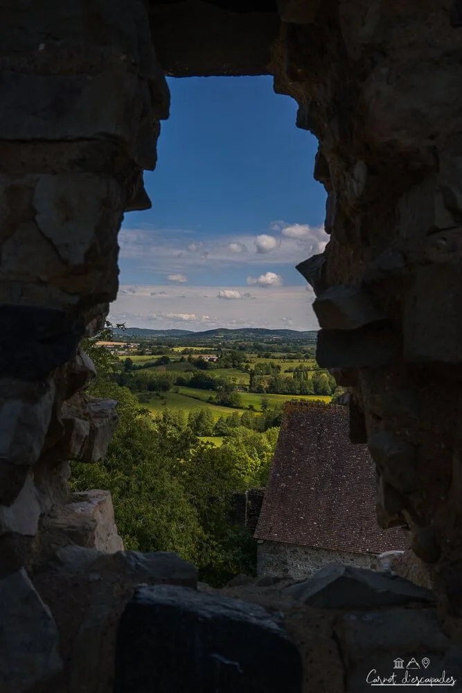 vue-donjon-sainte-suzanne
