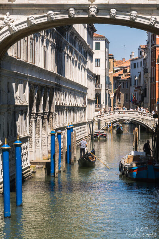 venise-canal-gondoles
