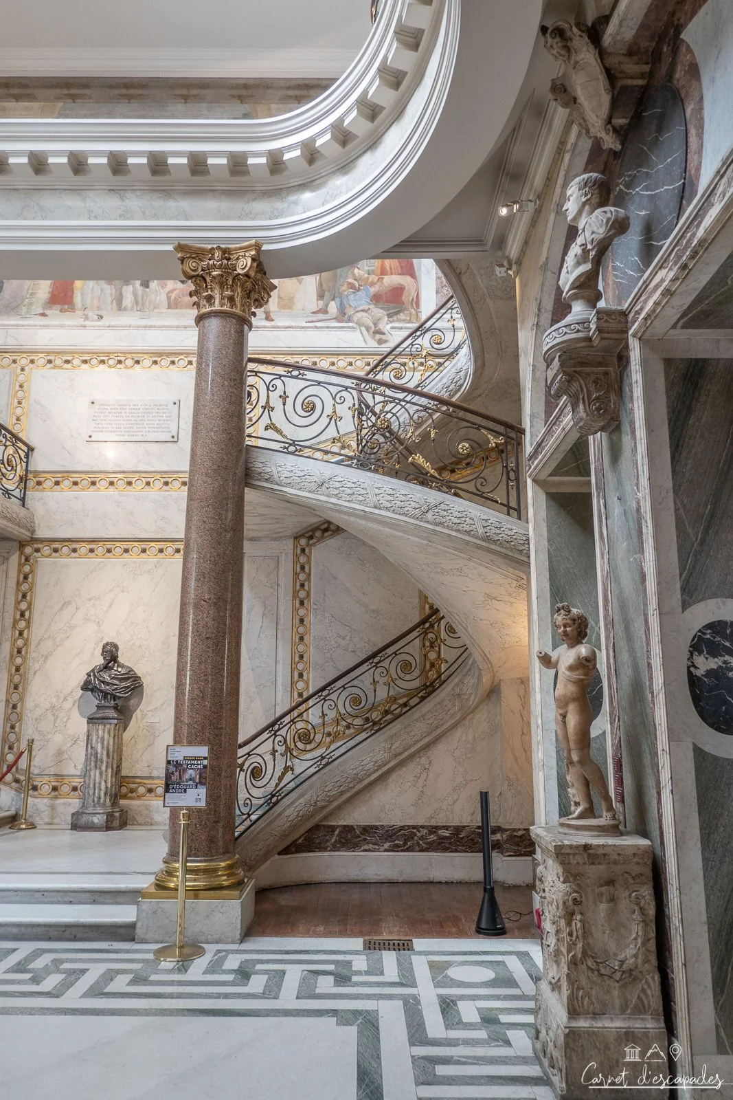 musee-jacquemart-andre-escalier