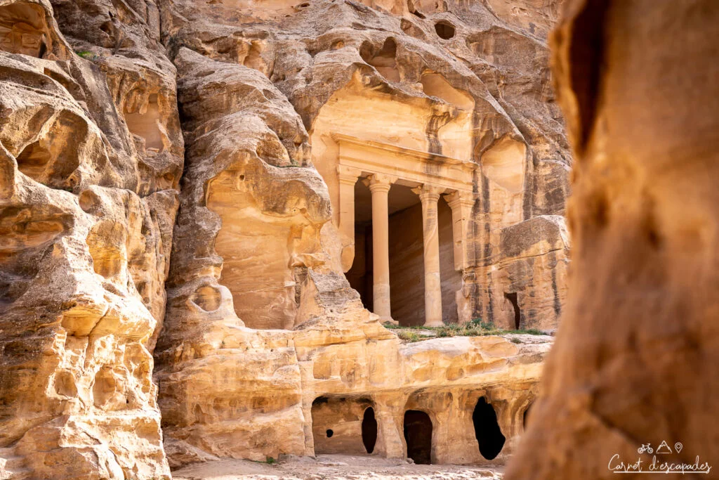little-petra-tombeau-temple