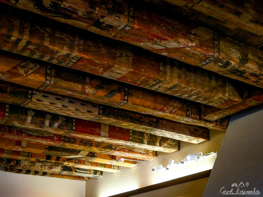 plafond-medieval-musee-cour-or