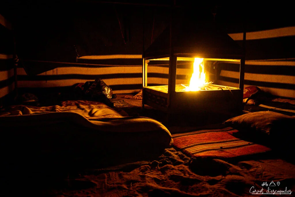interieur-tente-bedouine-feu