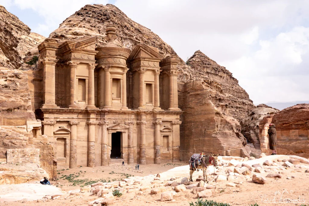 jordanie petra monastere