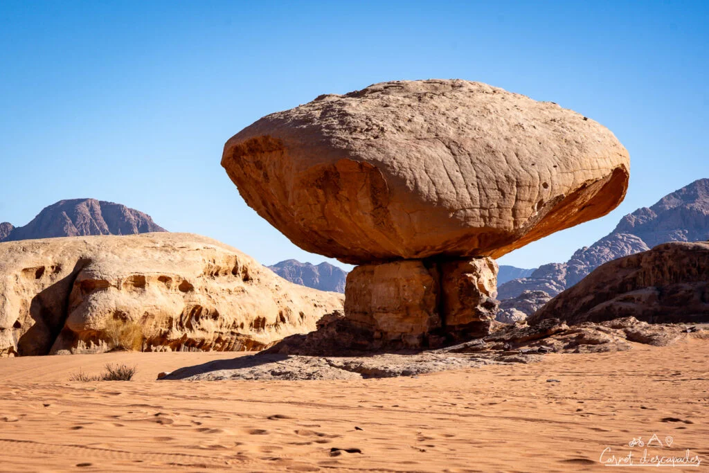 muschroom-rock-wadi-rum