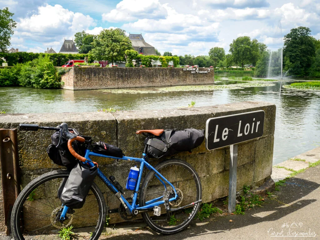 bords-loir-velo-fleche
