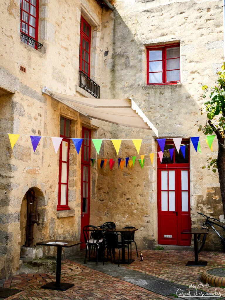 cour-quartier-saint-leonard-alencon