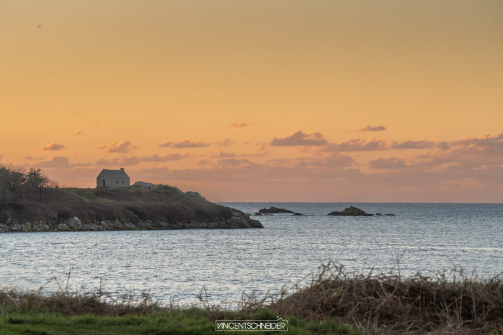 corps de garde guisseny coucher soleil hiver finistere nord gr34 randonnee ocean atlantique