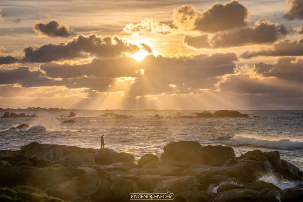 lumiere-hiver-randonnee-finistere-gr34-meneham-coucher-du-soleil.