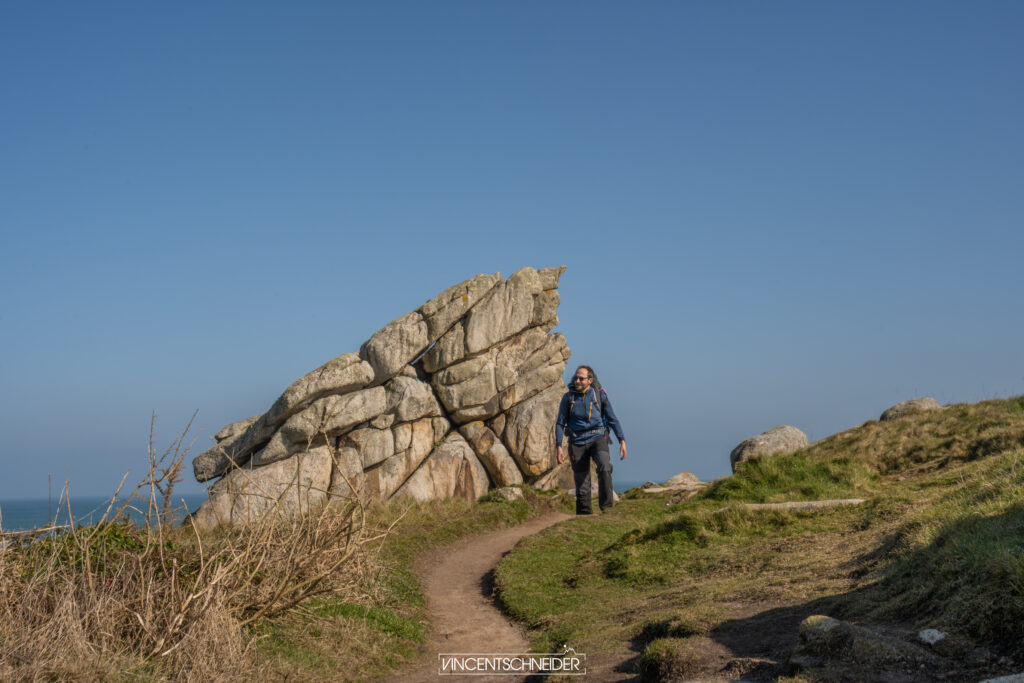 rocher korrigan hiver finistere nord gr34 randonnee ocean atlantique