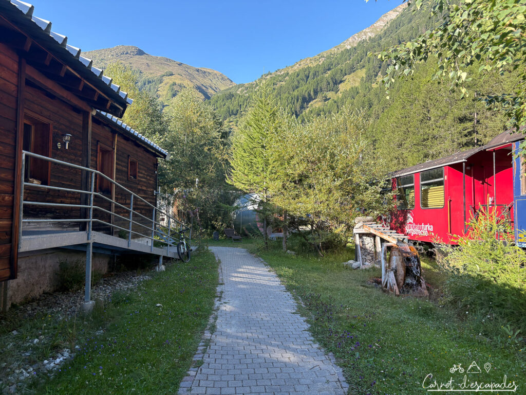 Forest lodge & Camping à Oberwald (valais, Suisse)