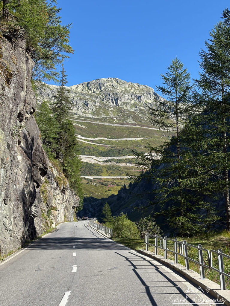 lacets-col-grimsel-suisse
