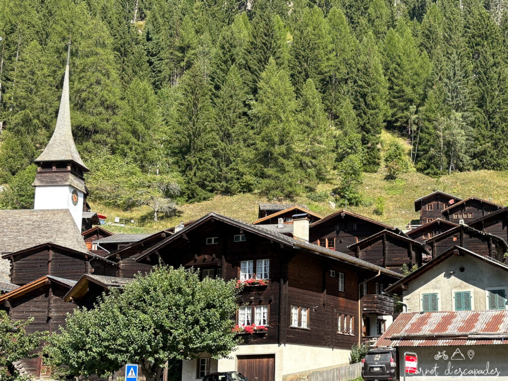 Village de Niederwald dans la Vallée de Conches en Suisse