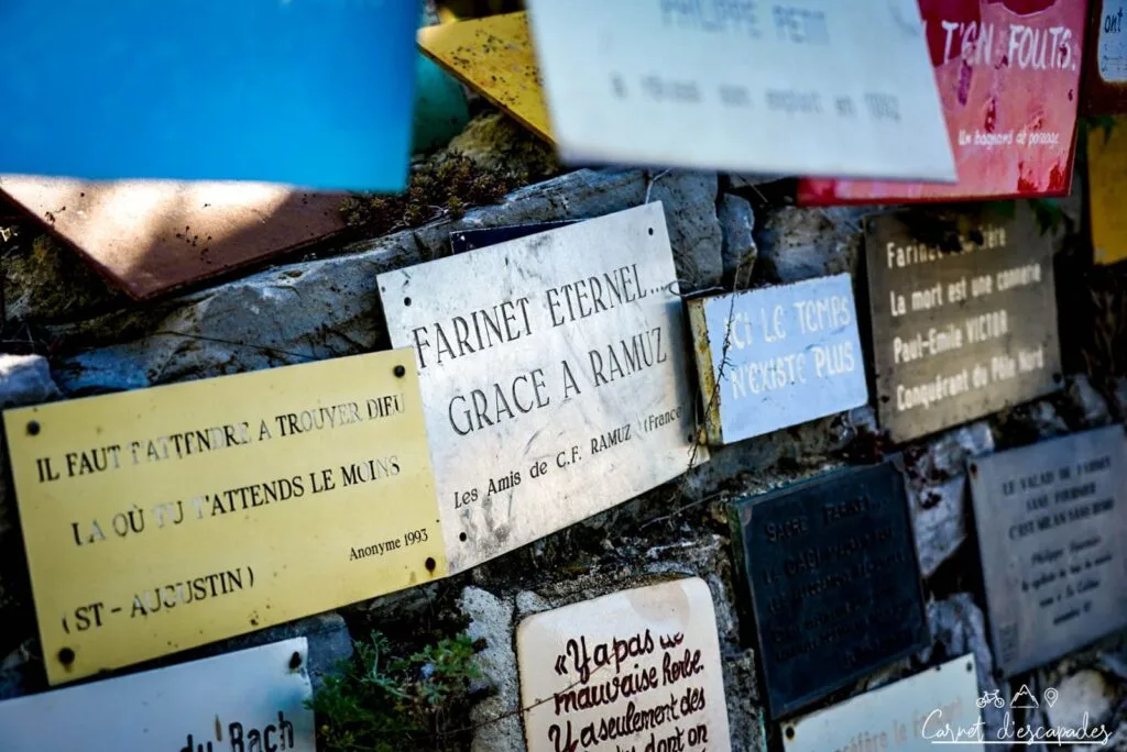 Citations et phrases dans la Vigne à Farinet à Saillon