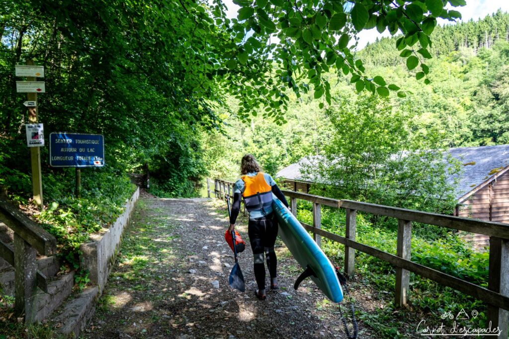 Départ du stand up paddle au barrage de Nisramont